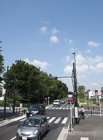 東八